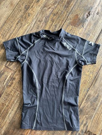 2XU Top S schwarz/grau neu