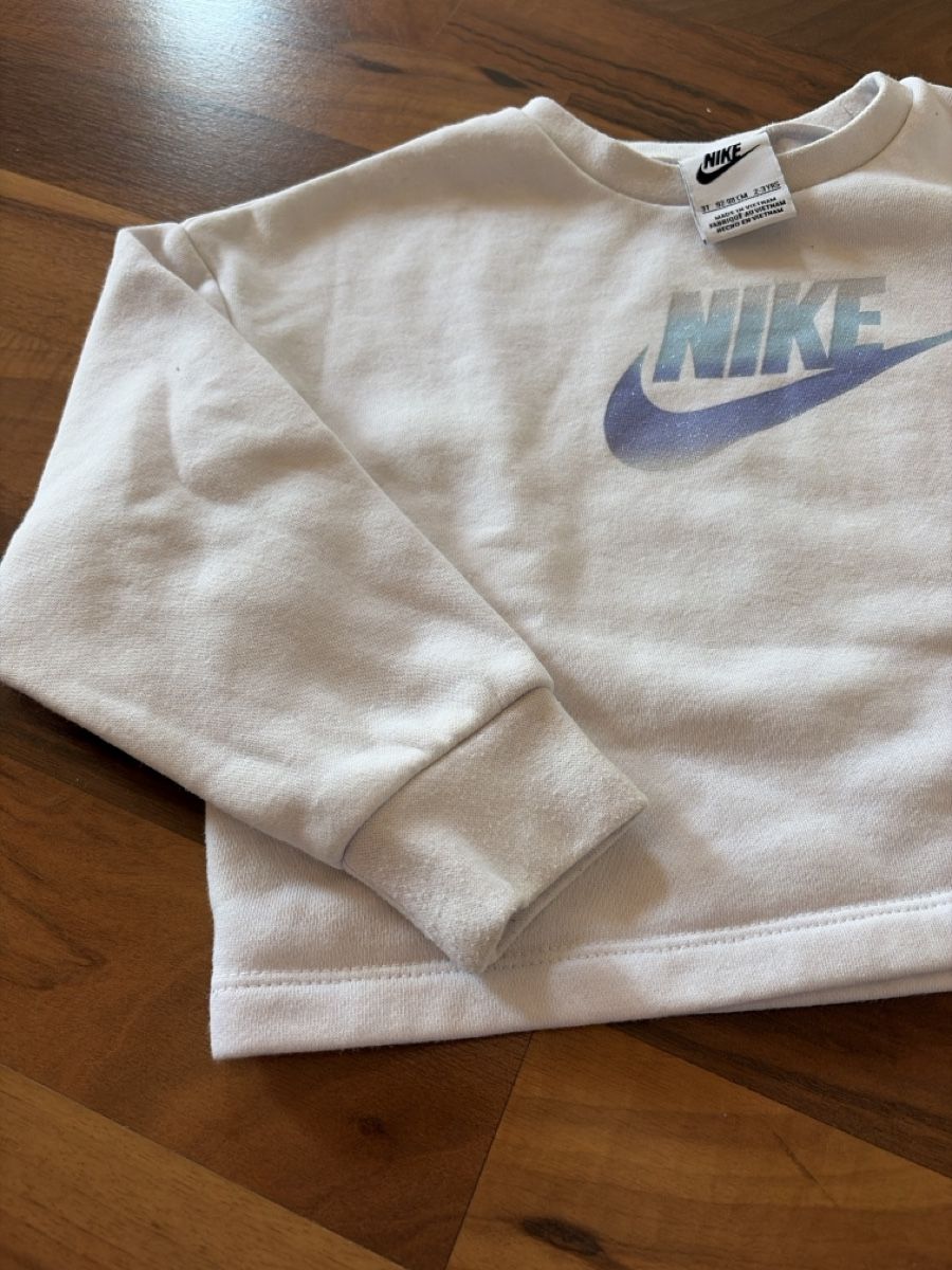 Nike Maglioni & Felpe: Nike Pullover, Gr. 92/98, Top Zustand – Usato da Lützelflüh-Goldbach venduto da Jungle_Julia 2