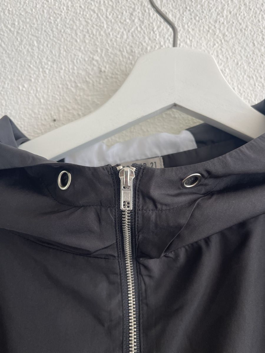 Giacche: Forever 21 Trainingsjacke schwarz Grösse M neu – Usato da Uster venduto da lot_mz9l 1