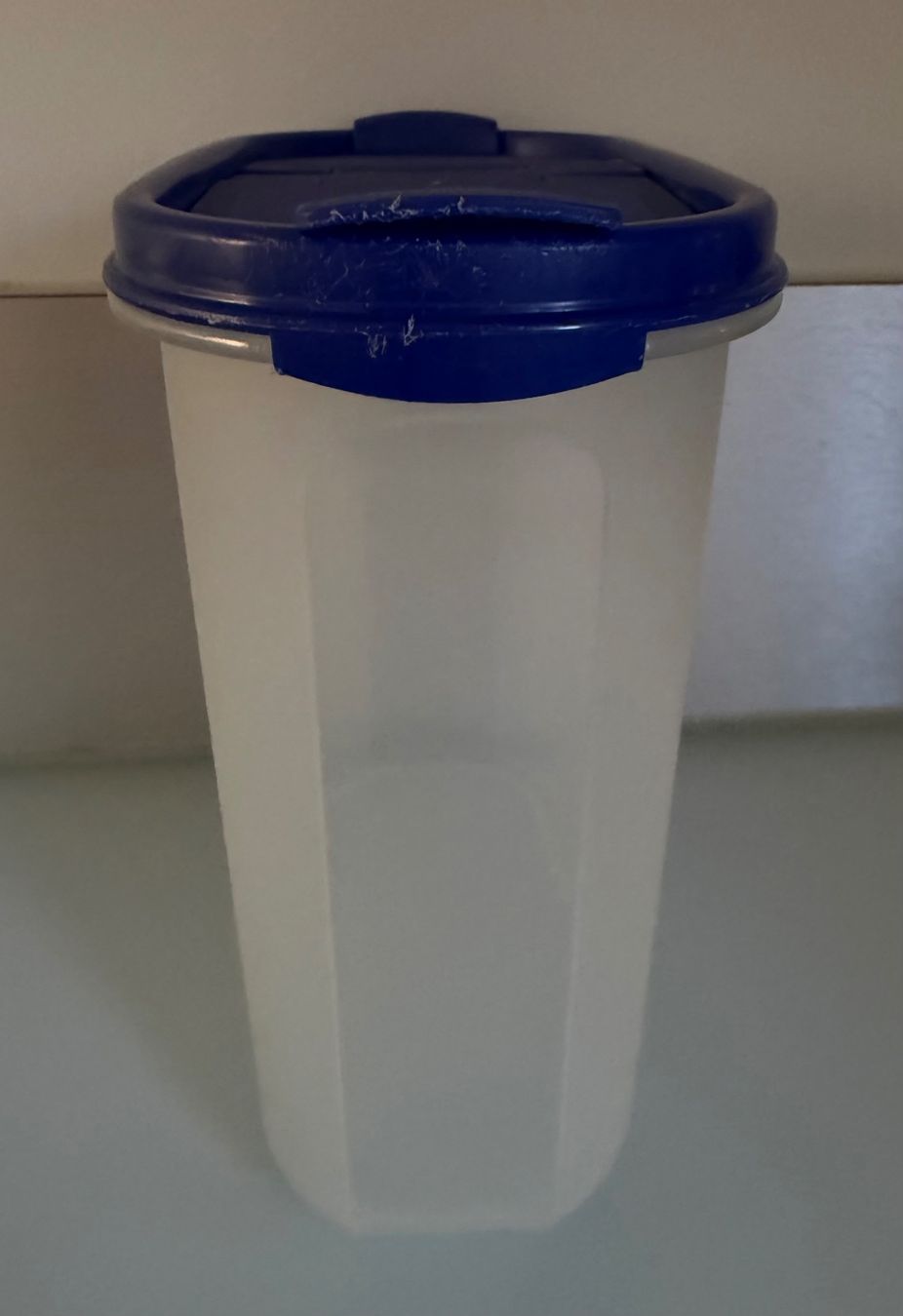 Tupperware Contenitori & Simili: Tupperware Vorratsdose 1.7 l, blau – Usato da Niederhasli venduto da Erwied 1