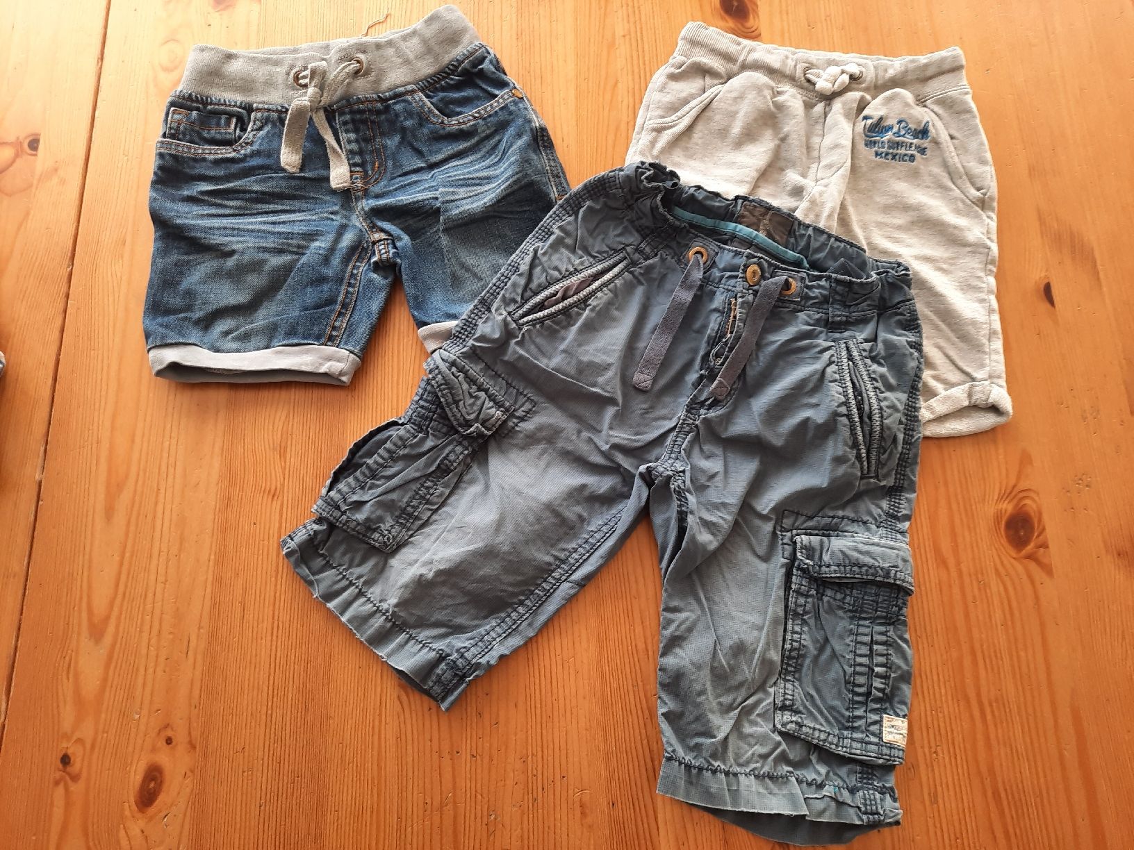 Lotti & Set di vestiti: Sommerkleiderpäckli 110/116 – Usato da Aesch BL venduto da ChezToKa 1