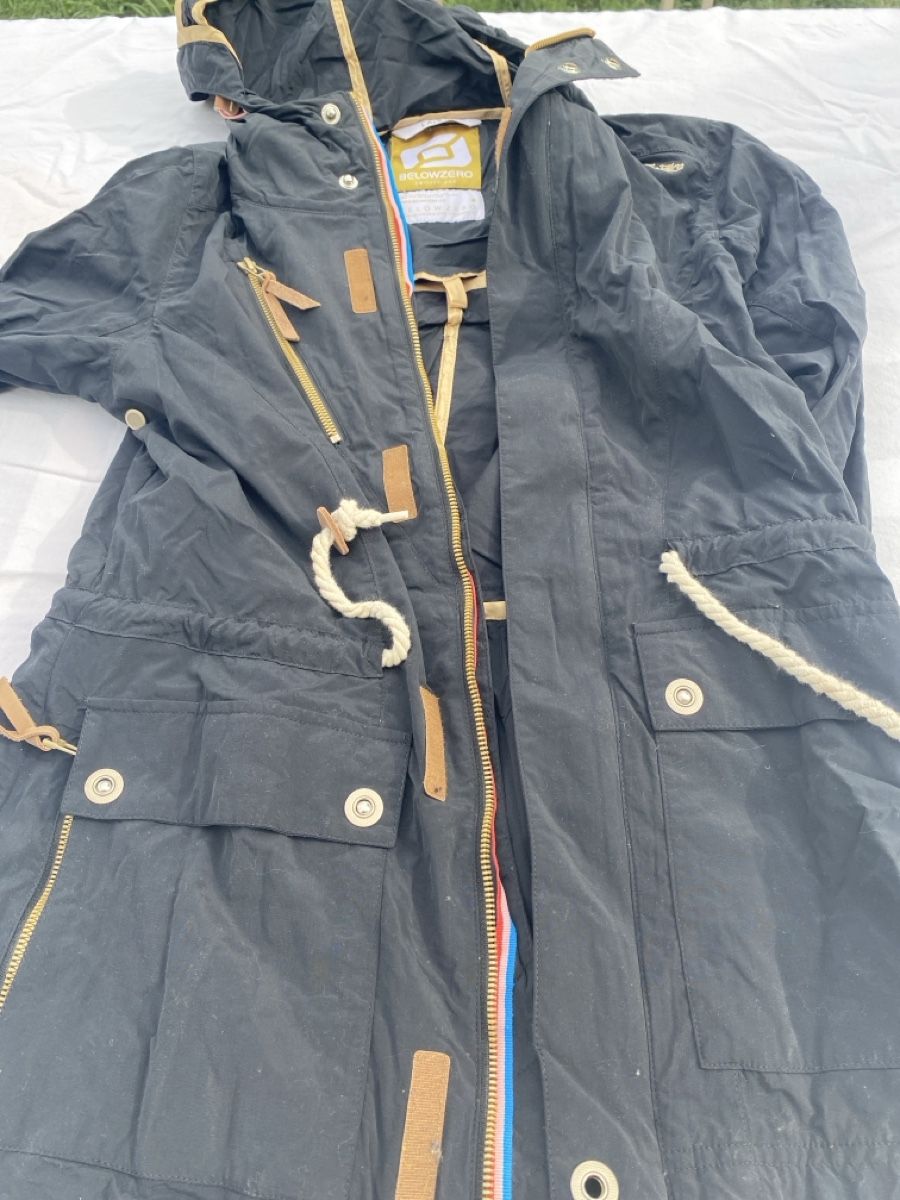Giacche: Veste style parka légère – Usato da Lonay venduto da Ikoko 5