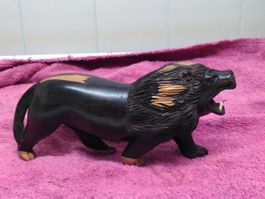 Löwe Skulptur aus Holz handgeschnitzt guter Zustand