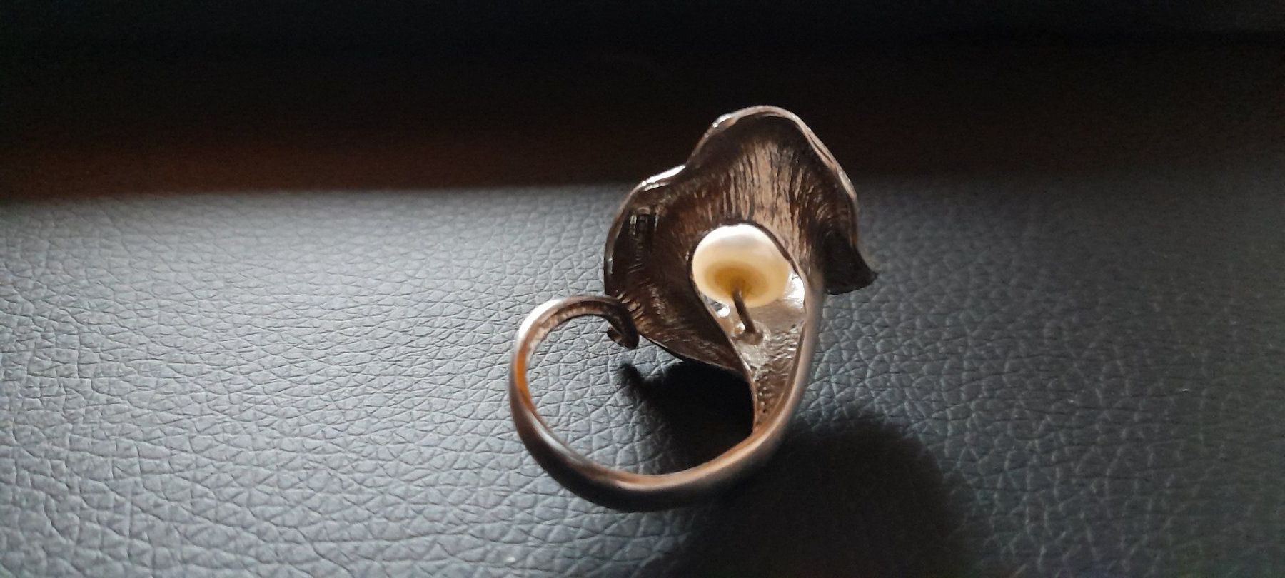 Anelli: Ring silber, Blütenform mit weisser Perle – Usato da Eschlikon TG venduto da son_fh5s 5