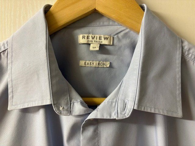 Camicie, T-shirt & Polo: Hellblaues Hemd "Easy Iron" für Jungen, Grösse 164 – Usato da Schwerzenbach venduto da Freesurf1000