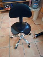 Bürostuhl für einen gesunden Sitz / Rücken