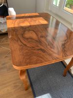 Esstisch aus Holz mit Maserung gebraucht guter Zustand