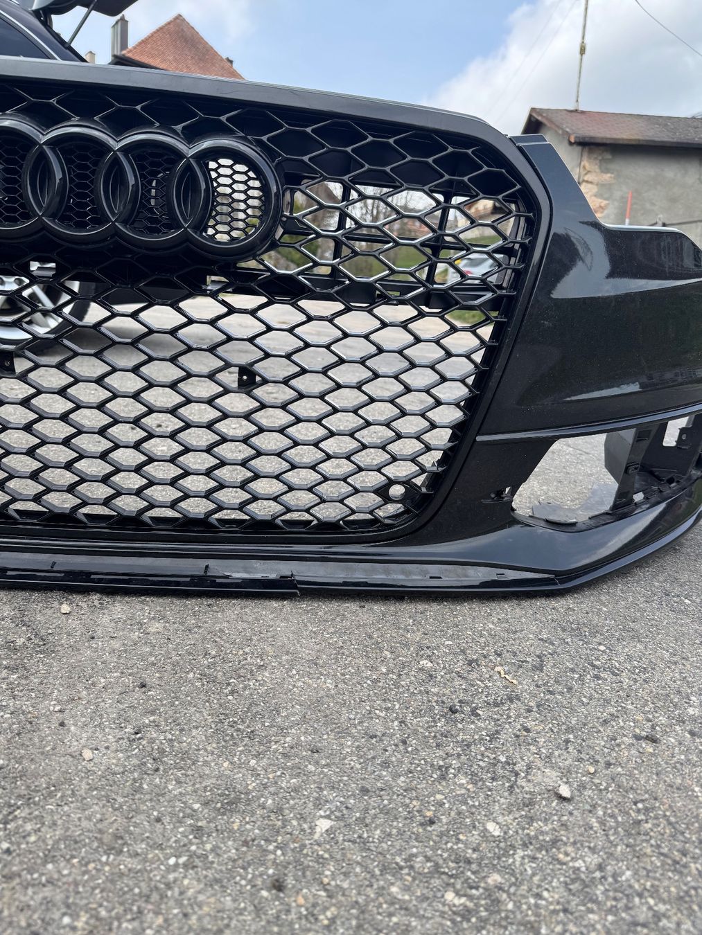 Audi Tutti pezzi di ricambio auto: Audi A6 C7 SLine pare-choc avant – Usato da Fétigny venduto da BenjiB19E 2