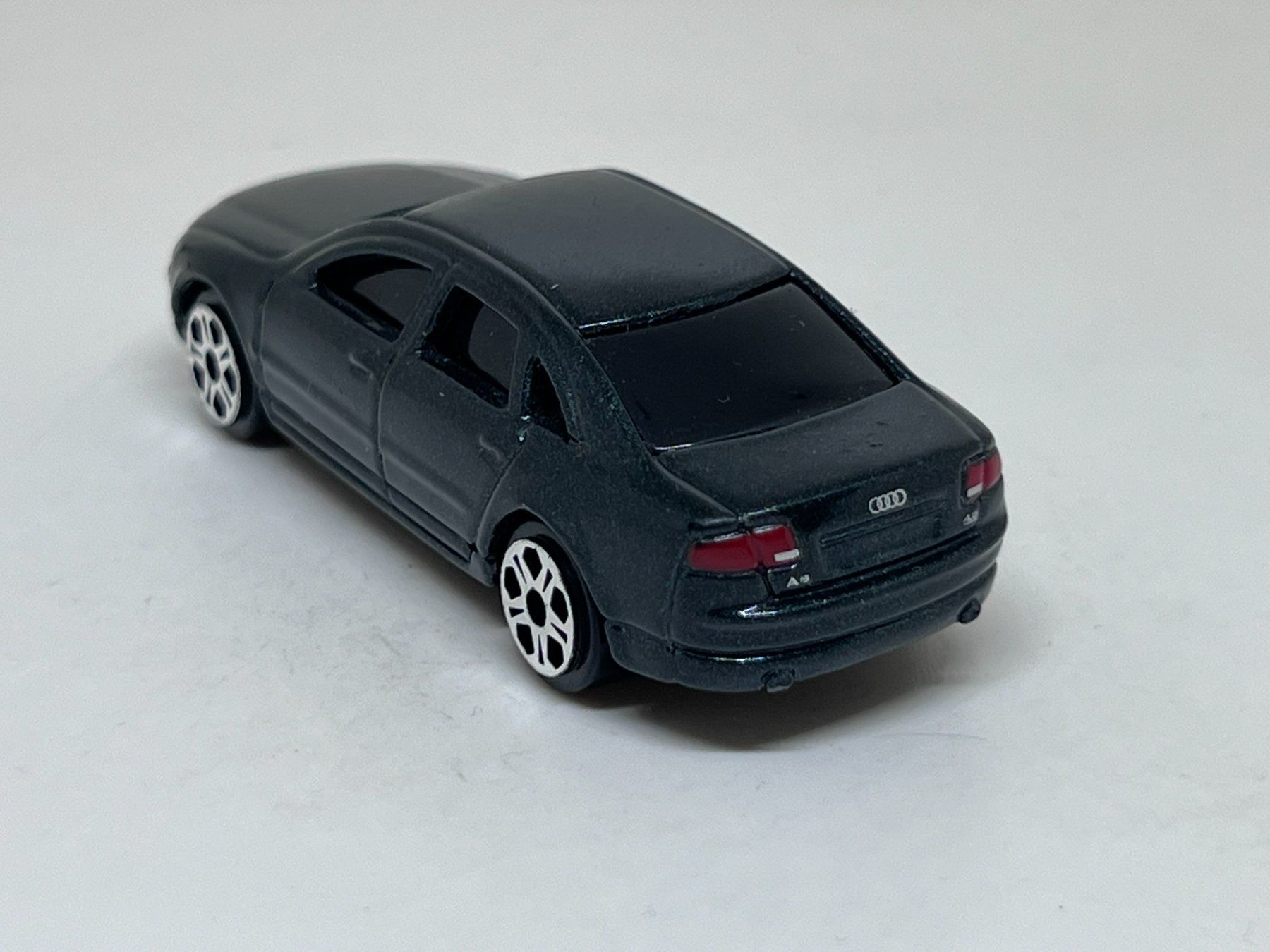 Maisto Modellini d'auto: Maisto Audi A8 #265 – Usato da Wildegg venduto da LaaBoutique 2