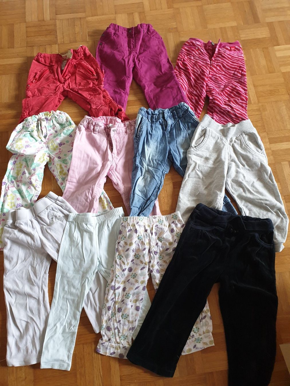 Lotti & Set di vestiti: Kleiderpaket Mädchen Grösse 92 / 39 Teile – Usato da Fulenbach venduto da Frestyle 4