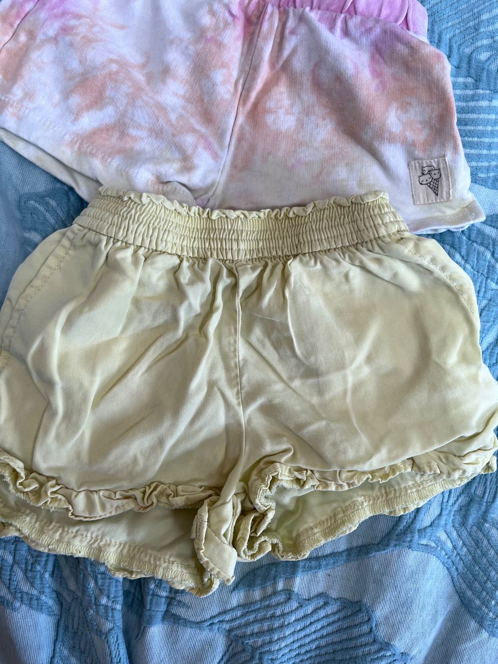 Hosen: 2x Shorts, Größe 104 – Gebraucht aus Umiken von deb_57xk 2