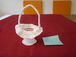 gehäkeltes Körbchen / Häkelkörbchen weiss 16cm