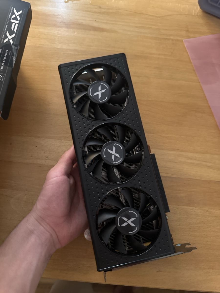 Amd Schede grafiche: Carte graphique XFX RX 6650 XT 8GB Défectueuse  – Difettoso da Blonay venduto da Adrien_Pedro