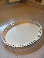 Serviertablett oval weiss mit Lochmuster Rand