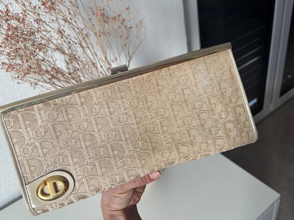 Dior Taschen für Damen: Dior Clutch Vintage Beige Gold – Gebraucht aus Zürich von car_9sdb