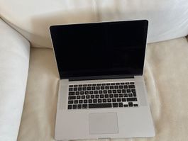 Altes Macbook Pro 2015: 15,4" Retina, 2.2GHZ/16GB/256GB-SWM