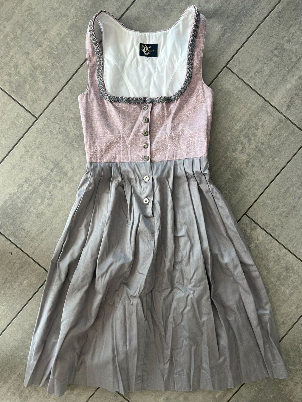 Costumi: TRACHTEN DEISER Dirndl + Schürze Pastell – Nuovo (secondo la descrizione) da Otelfingen venduto da Denis_ZH