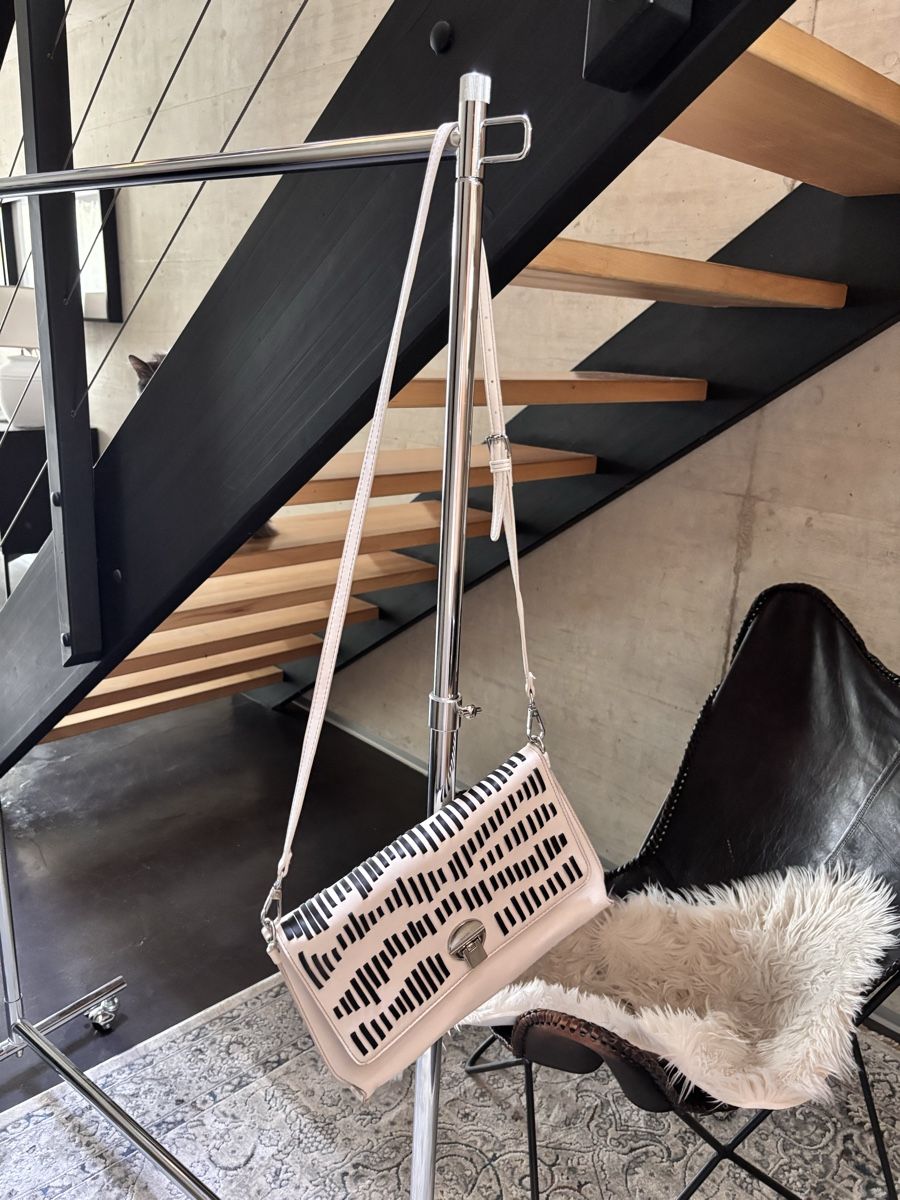 Taschen für Damen: PARFOIS SHOULDER BAG – Gebraucht aus La Chaux-de-Fonds von joa_jk5g