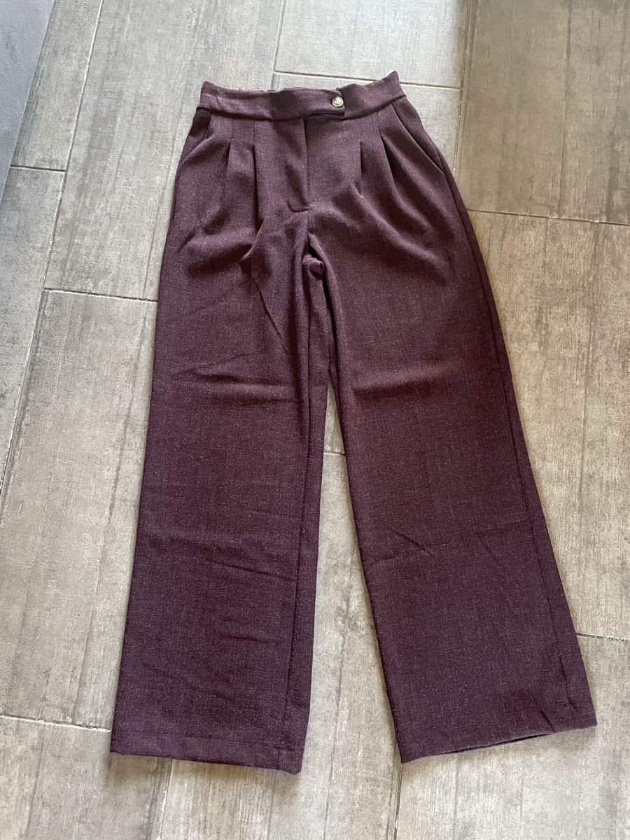 Lots de vêtements: Tailleur complet  bordeaux taille S – D'occasion à Fully par thg_dcv9 2