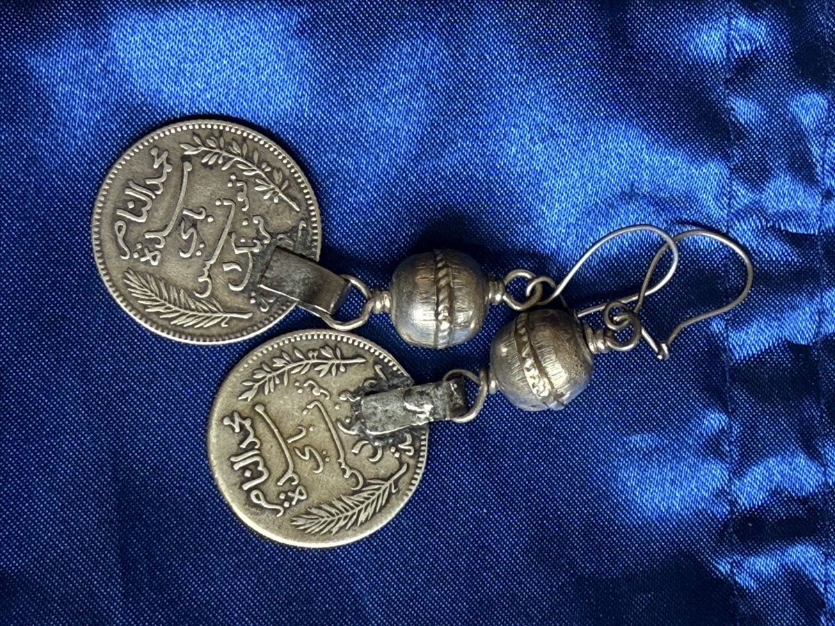 Orecchini pendenti & Orecchini a lobo: Vintage Coin Earrings - Unique , Silver – Usato da Zürich venduto da DEGU