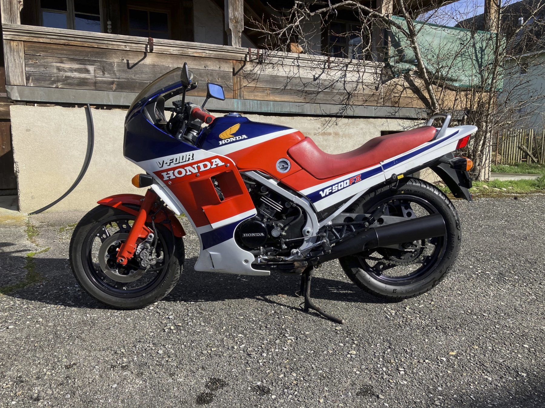 Honda Strada: Honda VF500F2 – Usato da Utzenstorf venduto da Pleuellagerschaden