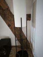 Elegante Stehlampe, modernes Design, ideal für den Winter!