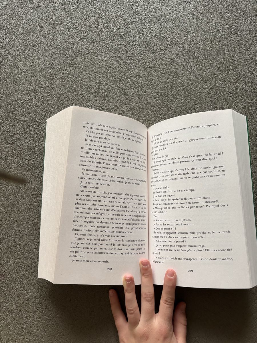 Bücher: Livre "Restore Me" de Tahereh Mafi - neuf – Neu (gemäss Beschreibung) aus Martigny von lovejess 2