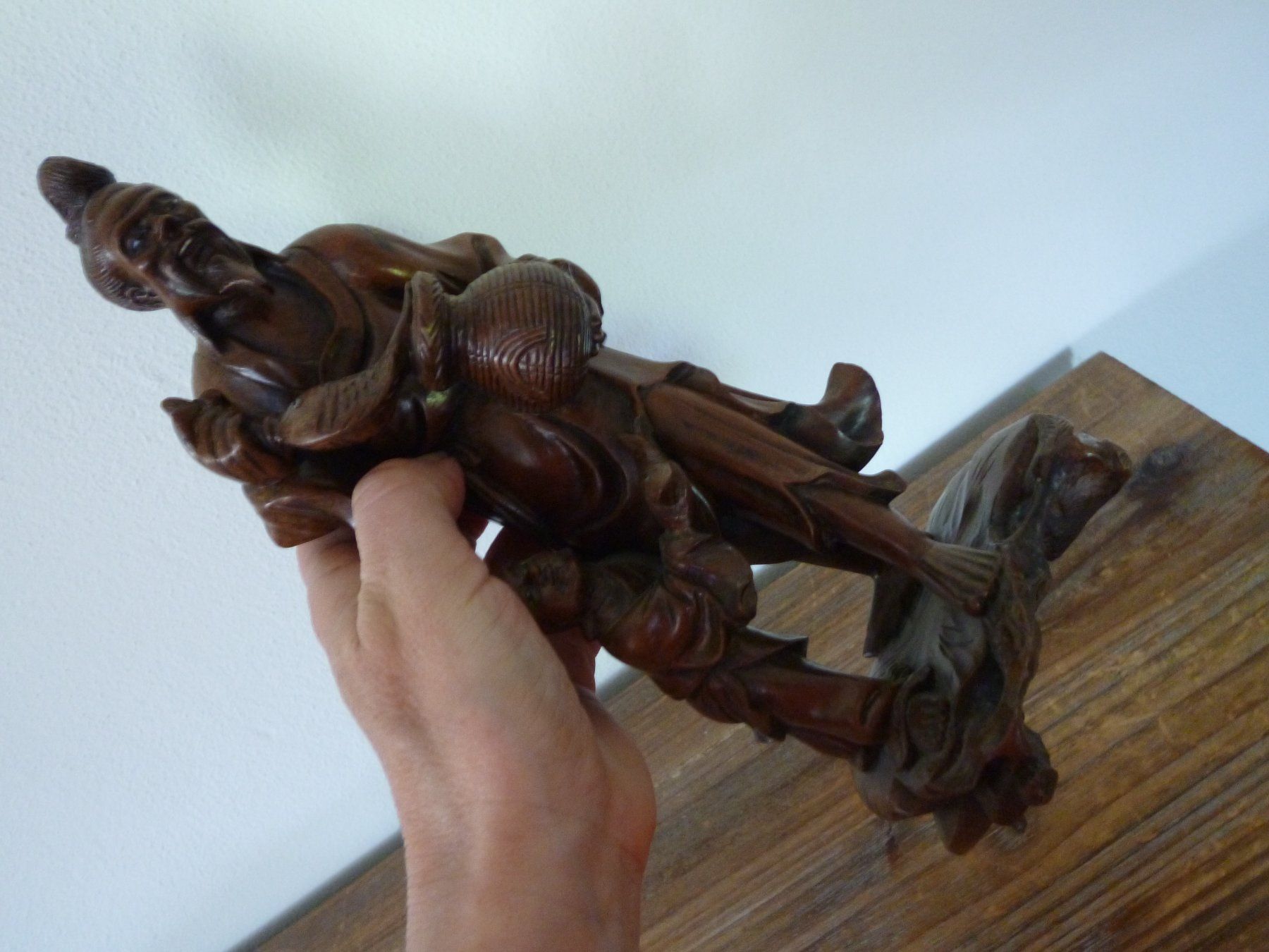 Sculptures & Statues: geschnitzte Holzfigur Mann mit Kind  chinesische Kunst – D'occasion à Dättlikon par Mamakuga 8