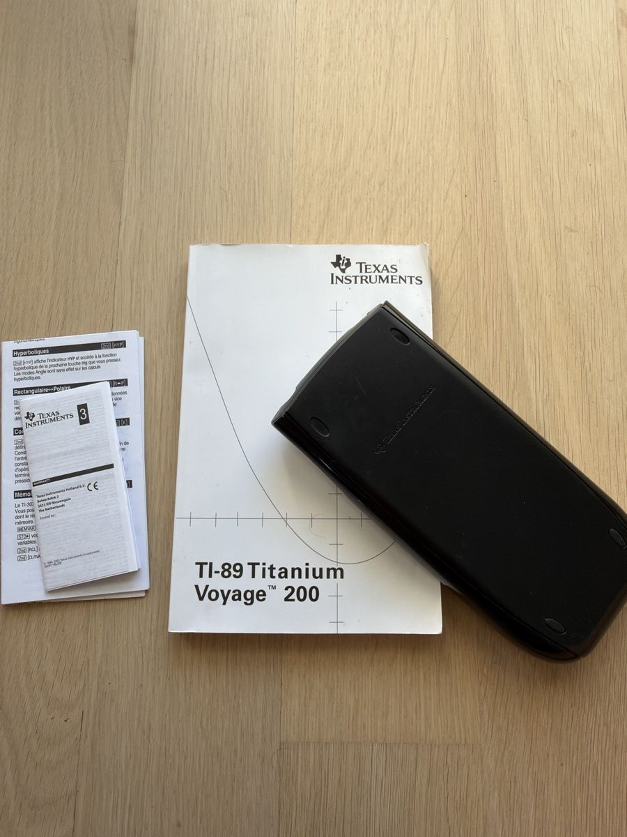 Texas Instruments Calcolatrici tascabili: Taschenrechner Texas Instruments TI-89 Titanium schwarz – Usato da Winterthur venduto da marisole4