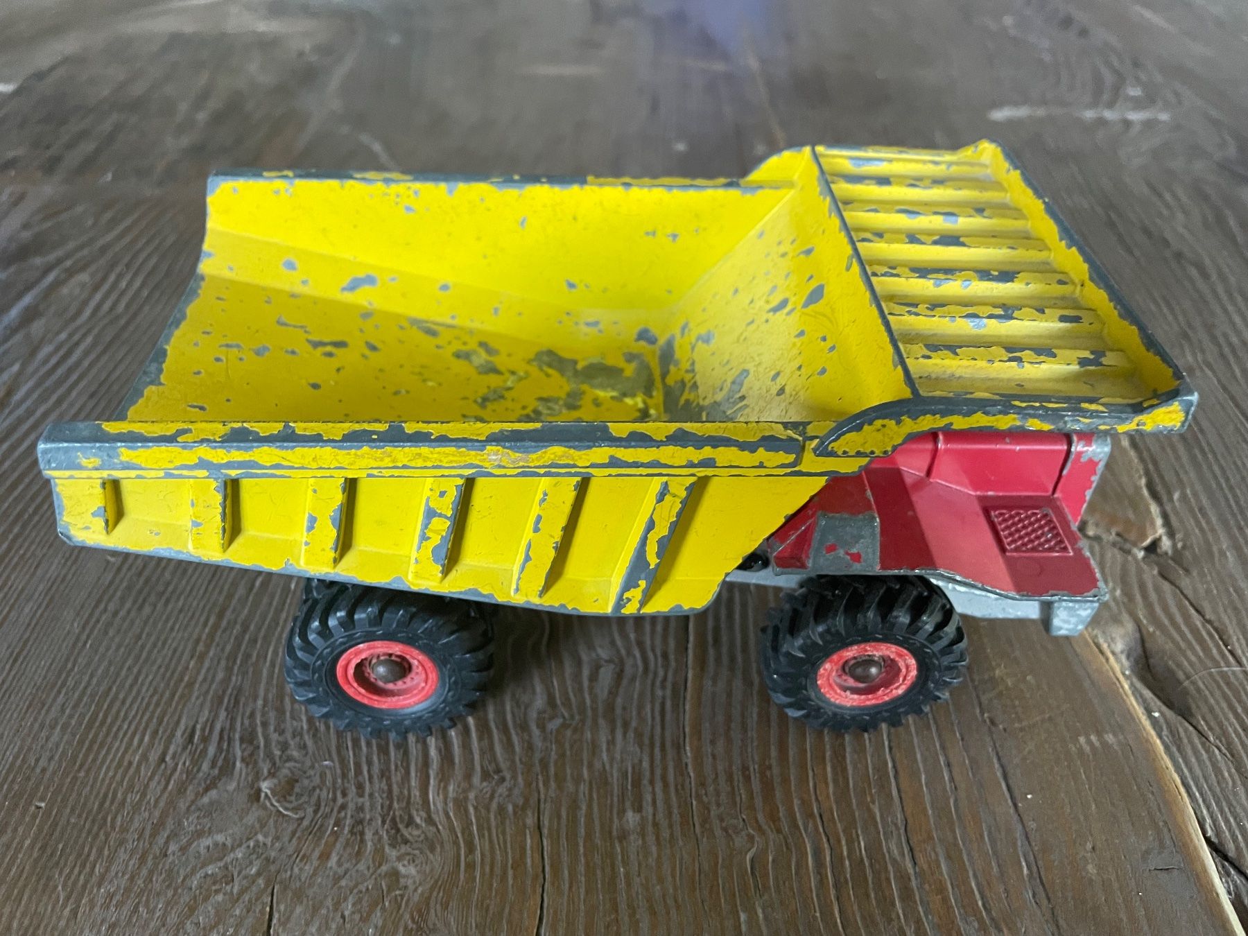 Dinky Toys Modellini d'auto: Dinki Toys Dump Truck – Usato da Volketswil venduto da rubin74