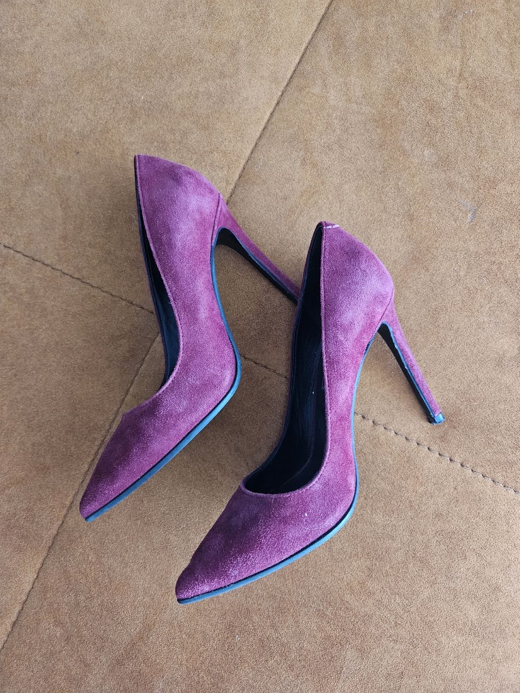 Damenschuhe: EVALUNA Suede Heels Size 35 Burgundy – Gebraucht aus Richterswil von ioa_2ltq 1