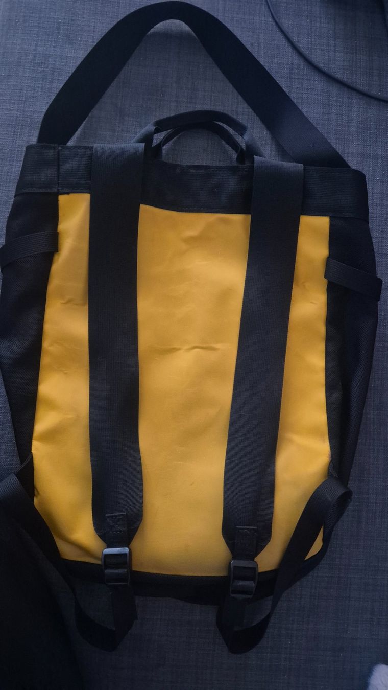 North Face Rucksäcke: The North Face Base Camp Tote Pack – Gebraucht aus Pratteln von chihuahua1988 2