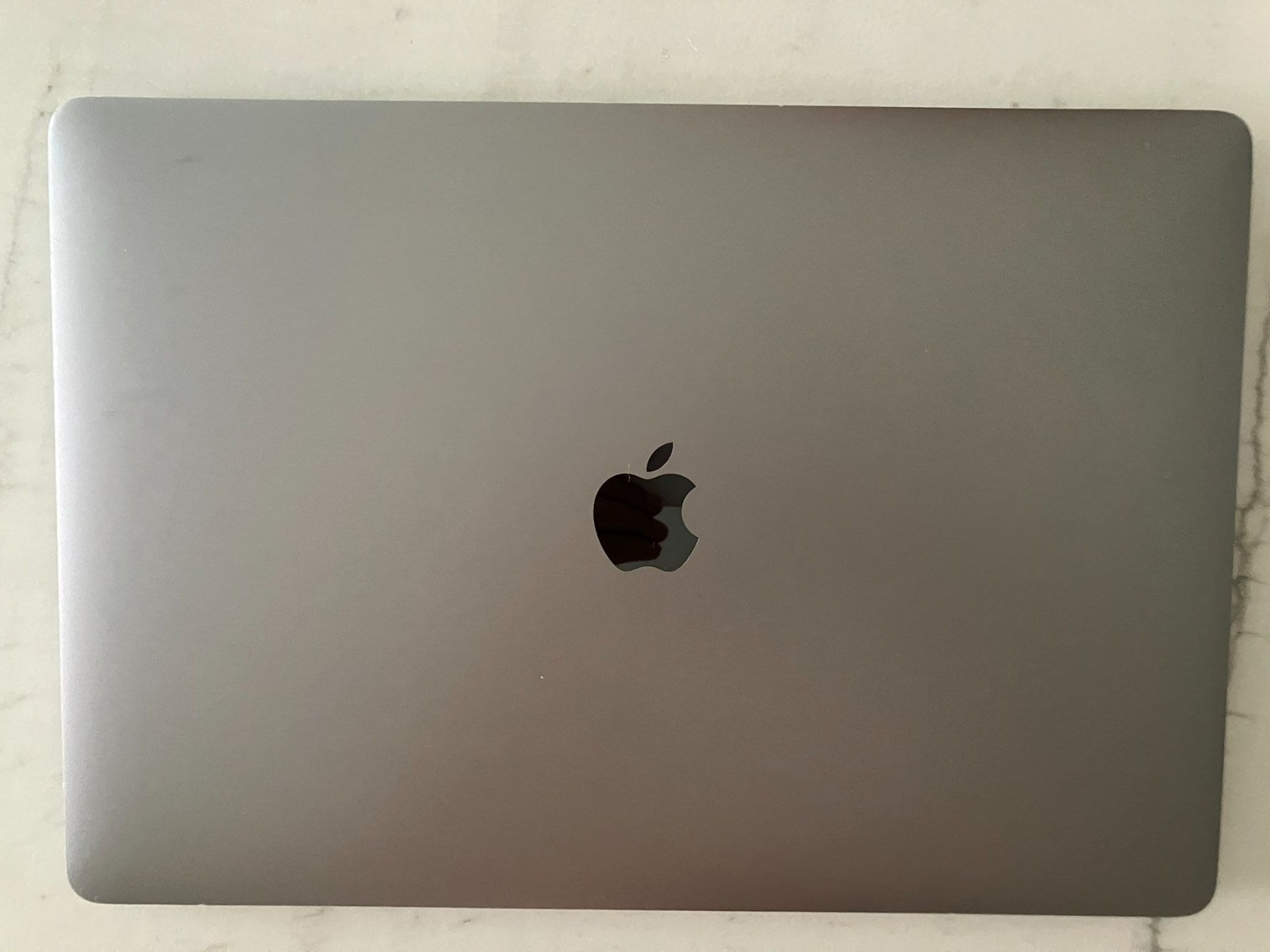 Apple Portables: MacBook Pro 15" 2016 / 16GB / 2TB SSD / Display defekt – Défectueux à Meisterschwanden par Discus0 7