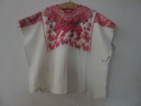 Huipil-Blusse weiss, rote Stickerei aus Nahuala Guatemala