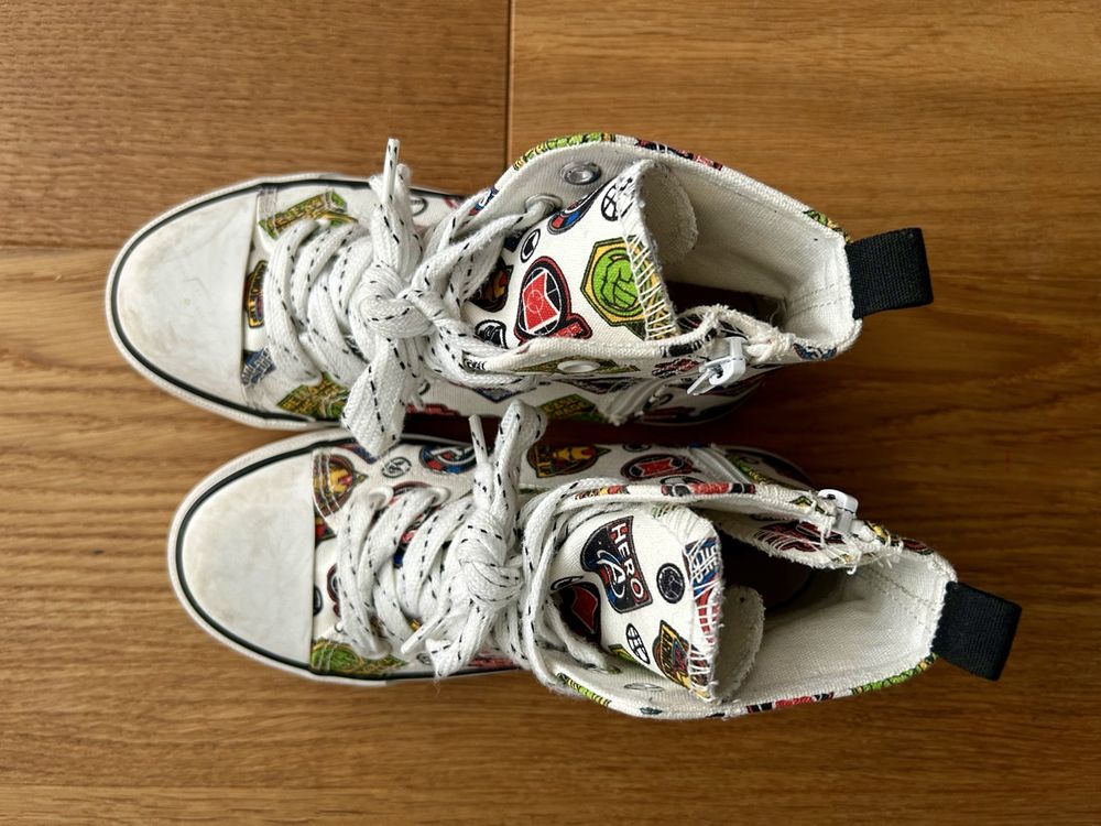 Vertbaudet Chaussures garçon: Coole Avengers Chucks Gr. 32, ab 1.- – D'occasion à Oberrüti par Important 2