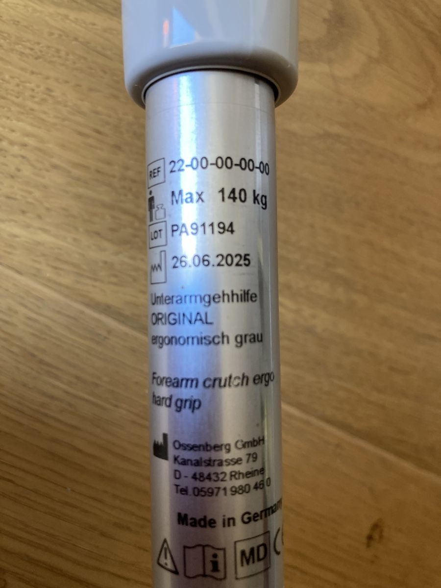 Medizinische Geräte: Béquilles grises avec catadioptre – Neu (gemäss Beschreibung) aus Ardon von hel_2sxp 3