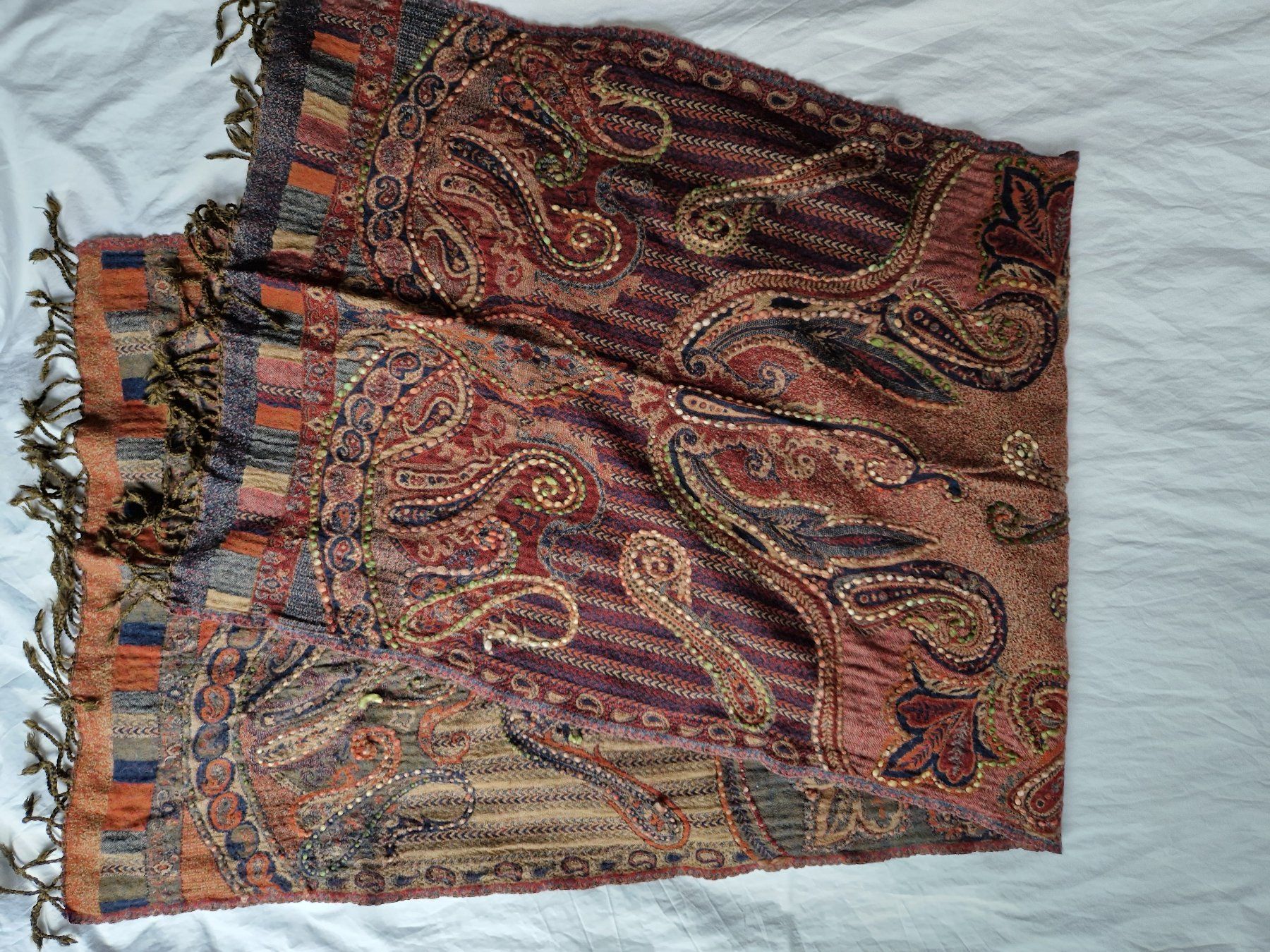 Foulards, Tücher & Schals: Gestickter Schal Wolle Indien rot orange – Gebraucht aus Zürich von kunterbunt.201 2