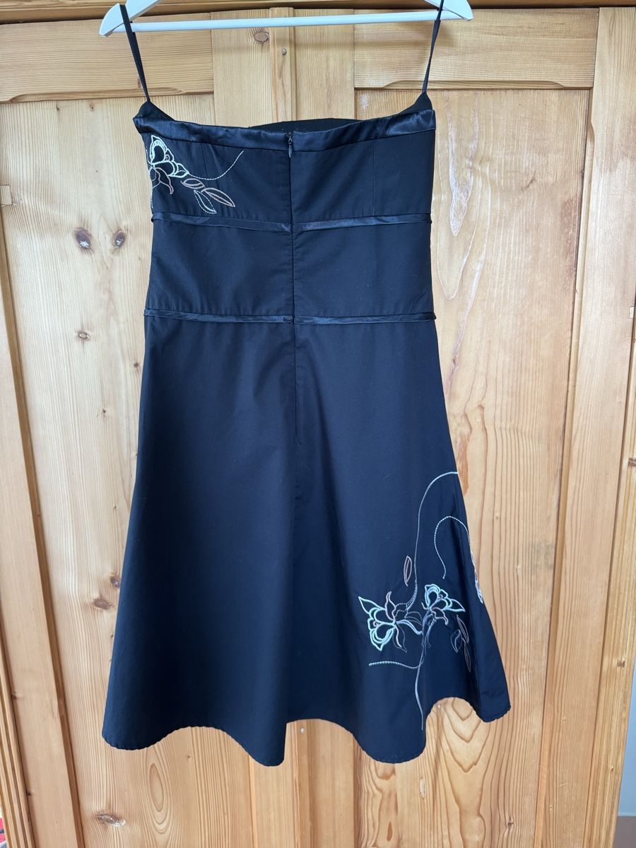 Vestiti: Kleid von Zero Grösse 38 – Usato da Rotkreuz venduto da TR3B 1