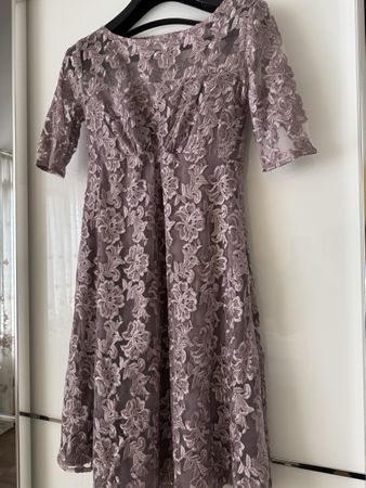 Damen Kleid mit Spitze altrosa halbarm knielang neu