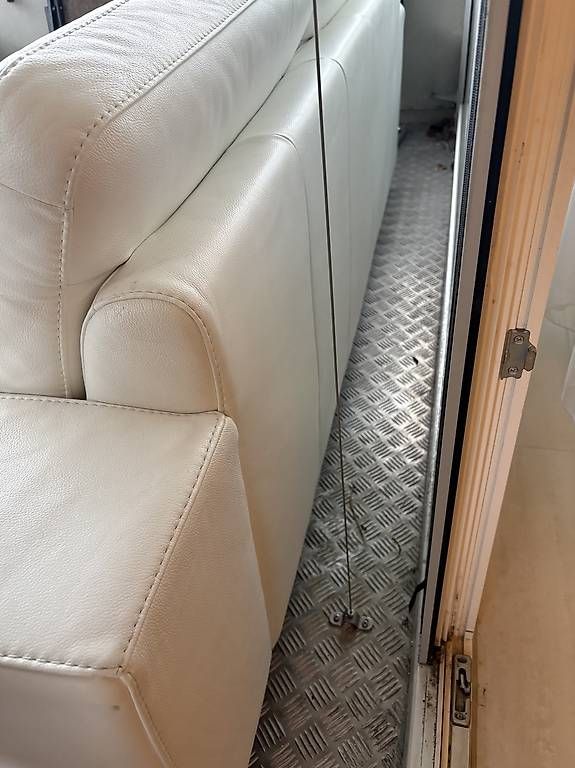 Sofas: Stylisches weisses Sofa  bequem & gross – Gebraucht aus Zürich von bernardo-cruz 1