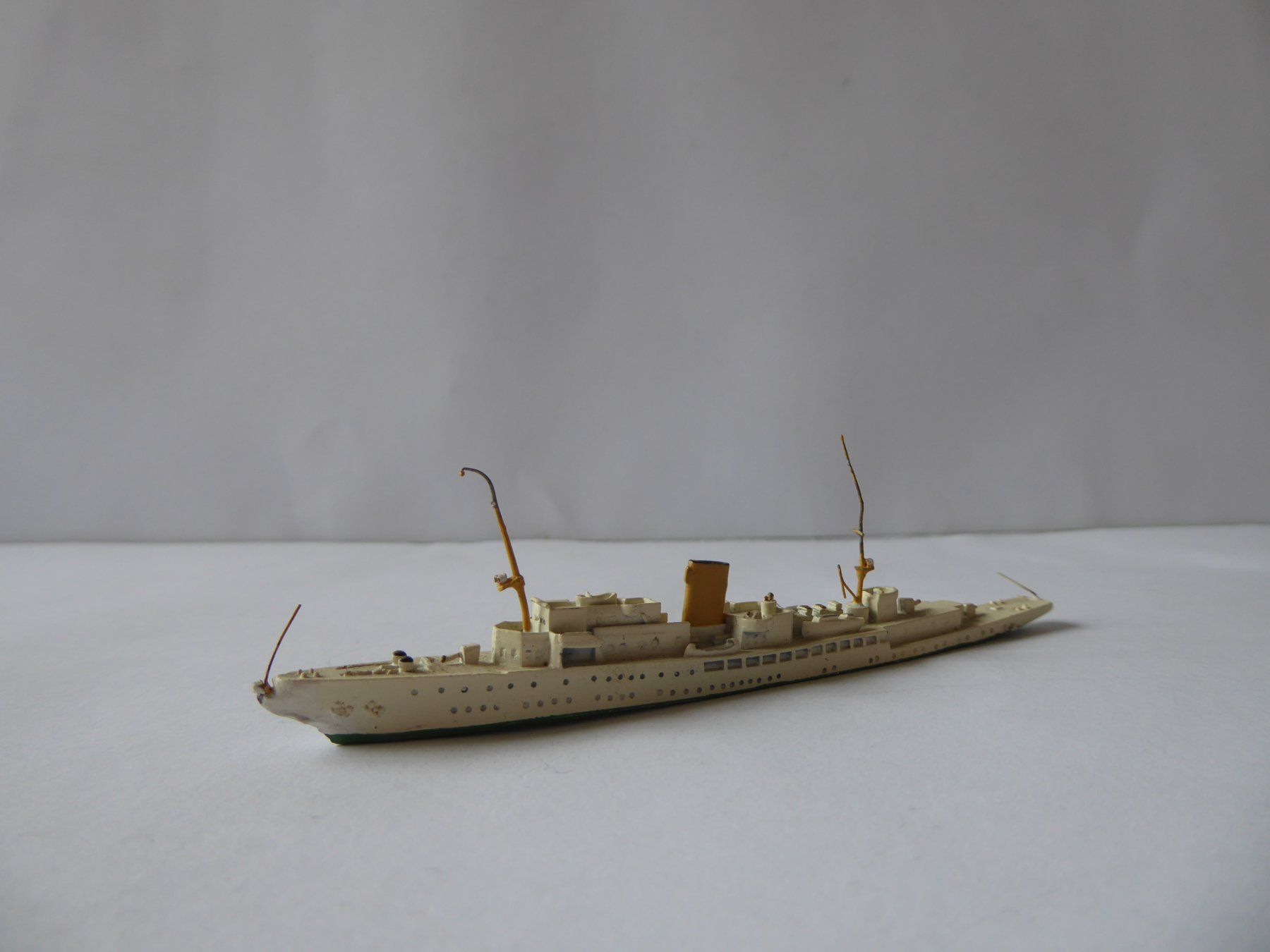 Modellbausätze & Standmodelle: Imposantes Kriegsschiff Aviso Grille, ca. 1:50 – Gebraucht aus Turbenthal von Panau