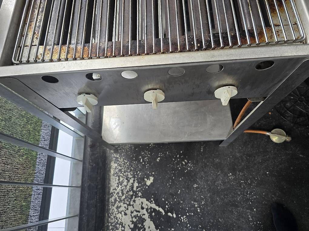 Griglie: Profigasgrill – Usato da Reinach AG venduto da Varrosi 2