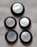 4 + 1 Knopf, Vintage, 4x 36 mm + 1x 43 mm.