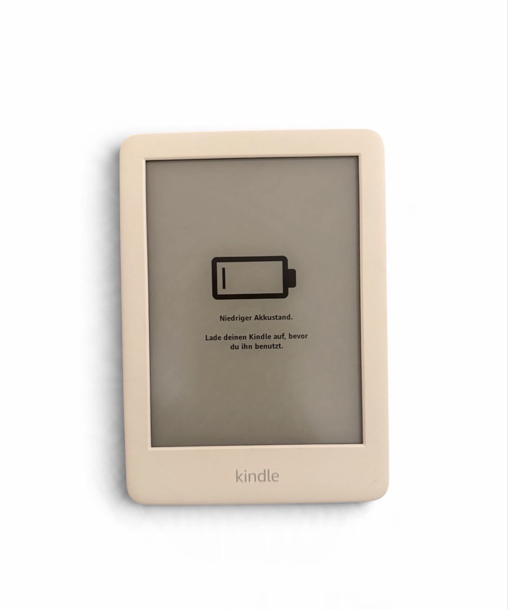 Amazon Tablettes PC: Amazon Kindle E-Reader Weiss – Mit Ladekabel – Neuf (Voir description) à Weinfelden par suzanaa.9