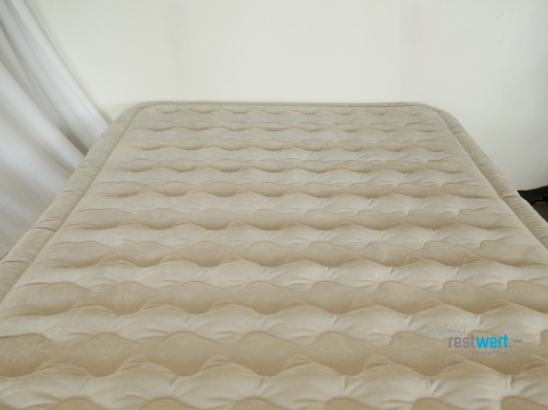 Materassi: INTEX Supreme Air-Flow Queen Doppel-Luftmatratze – Usato da Winterthur venduto da Restwert_Winterthur 1