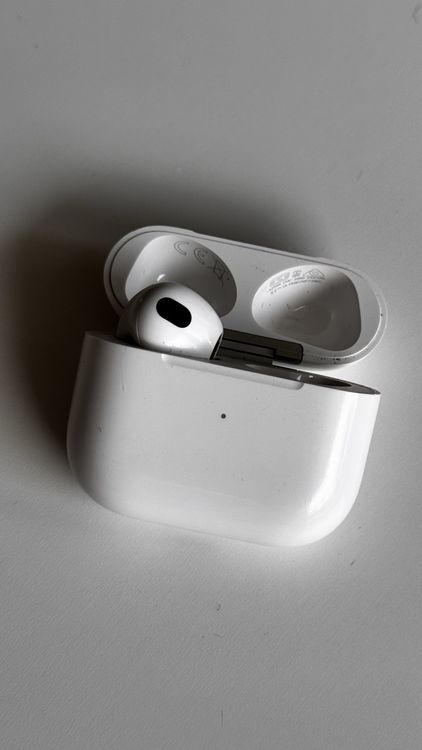 Apple AirPods (3.Generation), Kopfhörer LINKSSEITIG 1