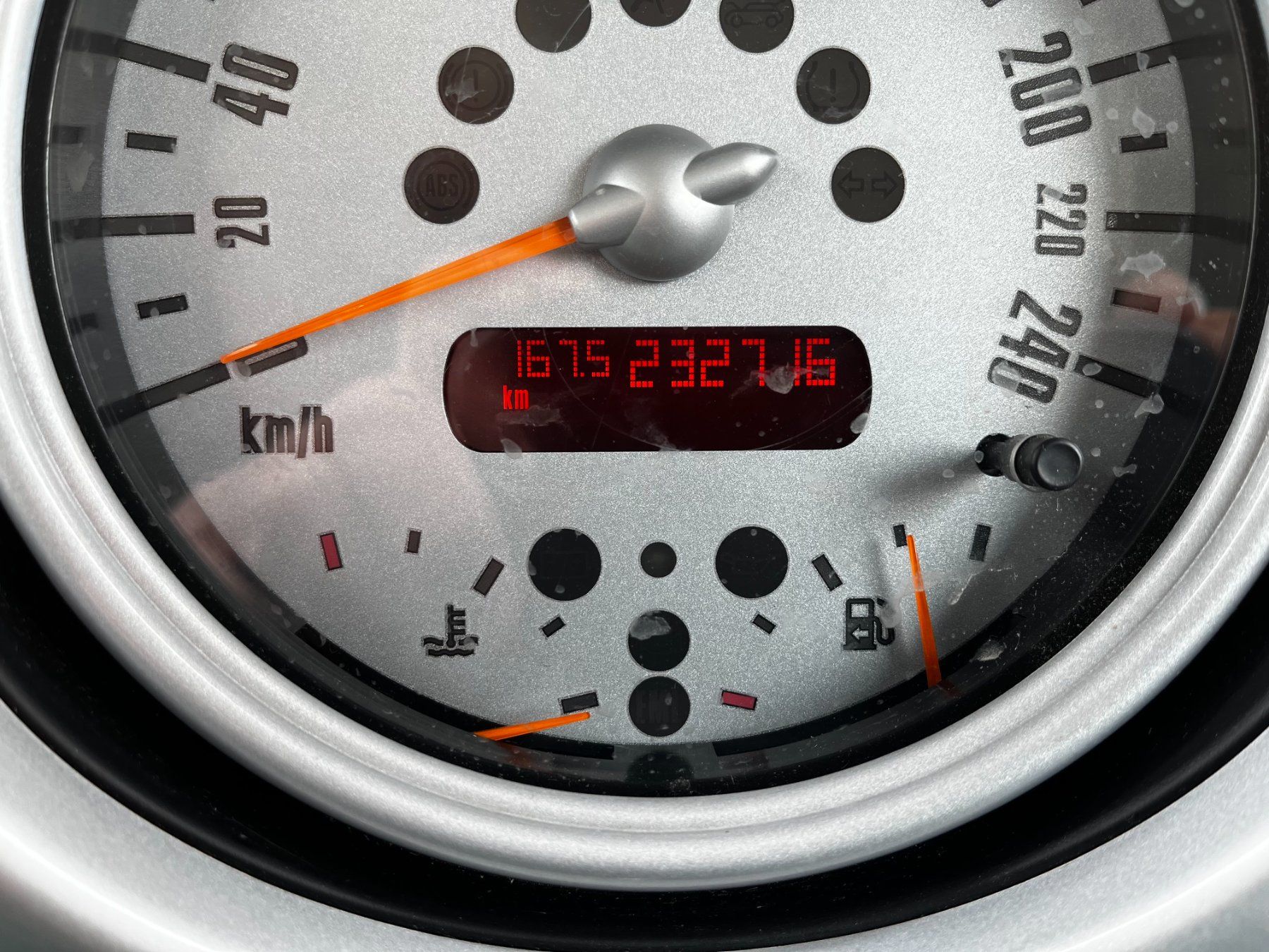 Mini Automobili: Mini Cooper 1.6 Jg. 2002 – Usato da Bern venduto da 9lxp2 9