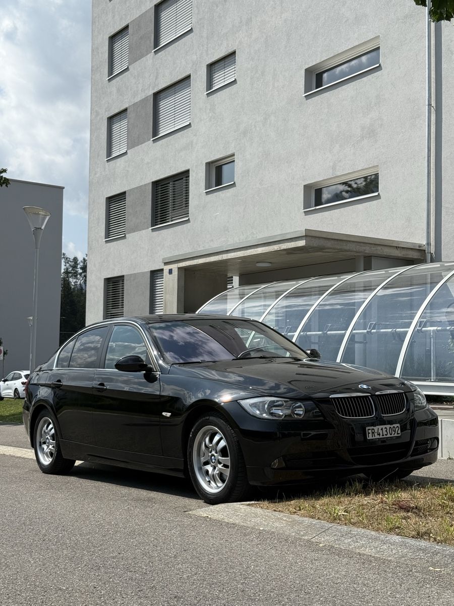 Autos: BMW 325i – Gebraucht aus La Tour-de-Trême von mel_xp5s