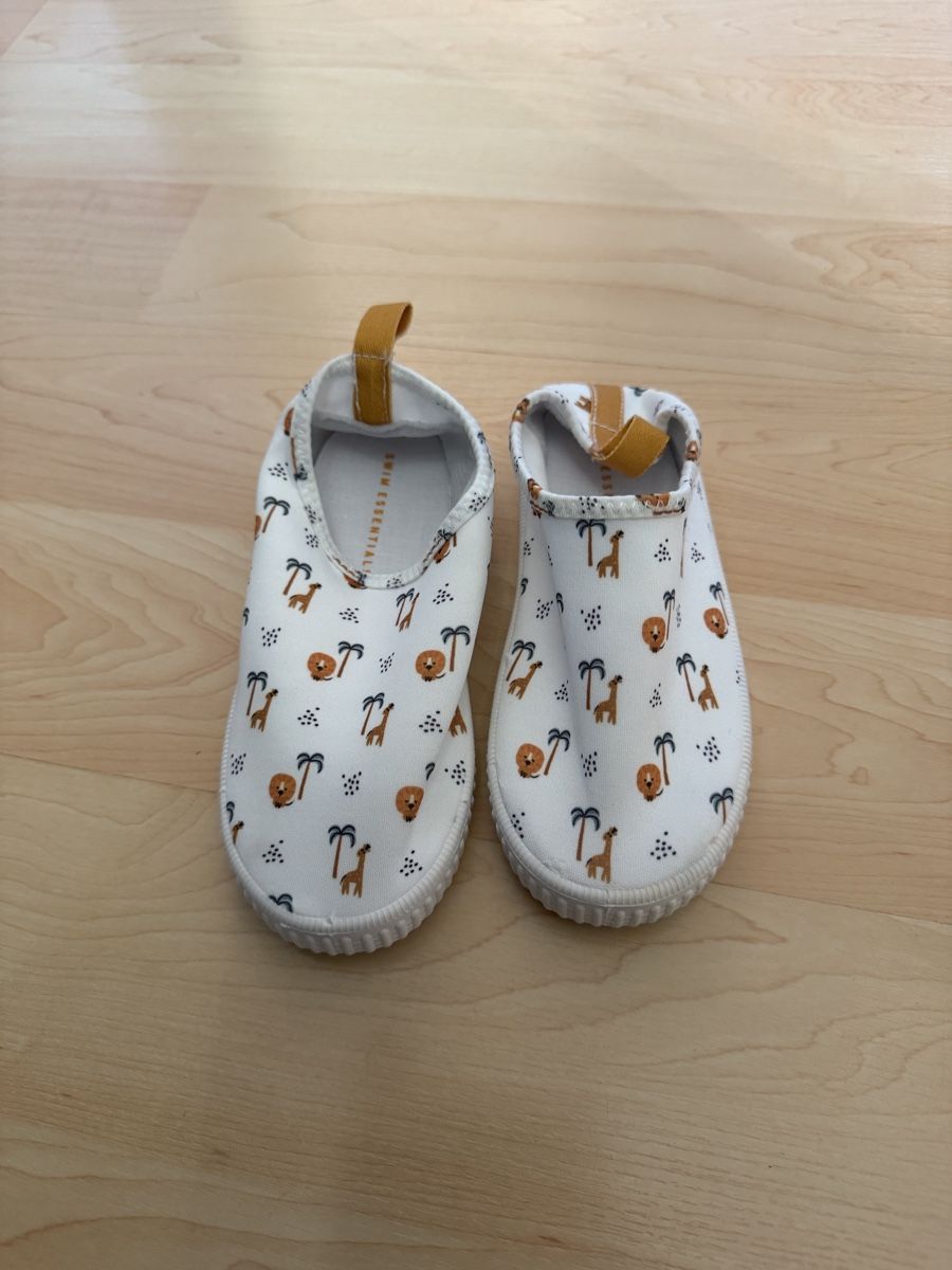 Scarpe per ragazzi: Badeschuhe Swim Essentials Grösse 29 – Usato da Rotkreuz venduto da luxurybe