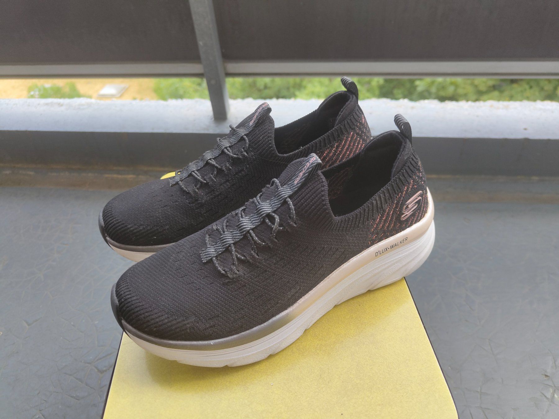 Skechers Damenschuhe: Chaussures Skechers taille 38 – Gebraucht aus Chêne-Bougeries von Lena-95